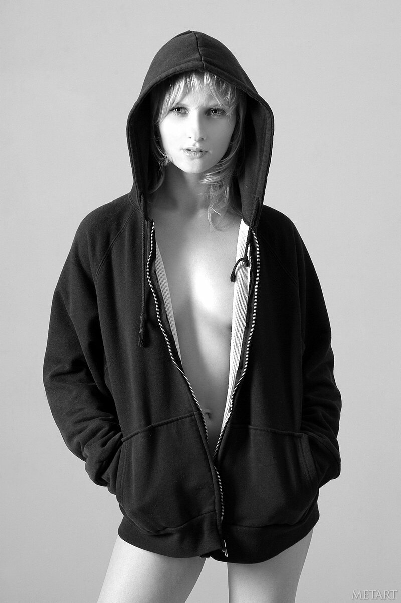 Соня, 25